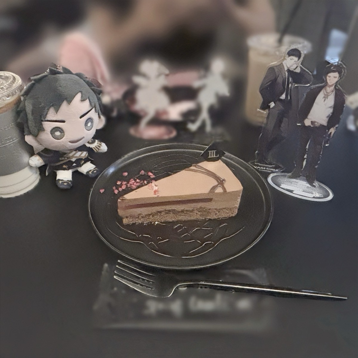 黒系カフェ