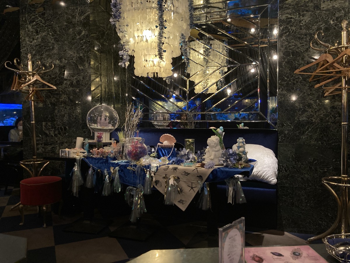 アリスモチーフのカフェ🤍💙