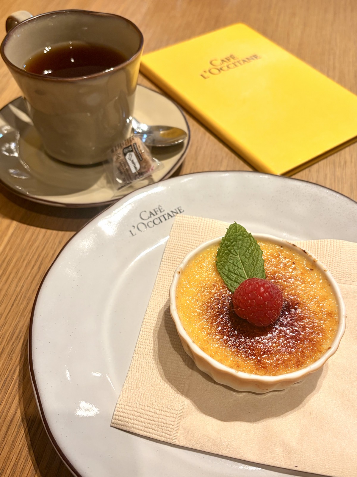 黄色のカフェ 4