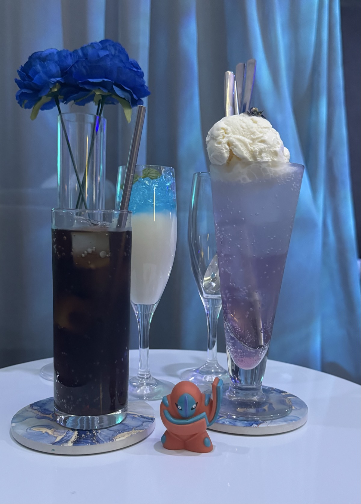 クラゲのいるシーシャカフェバー