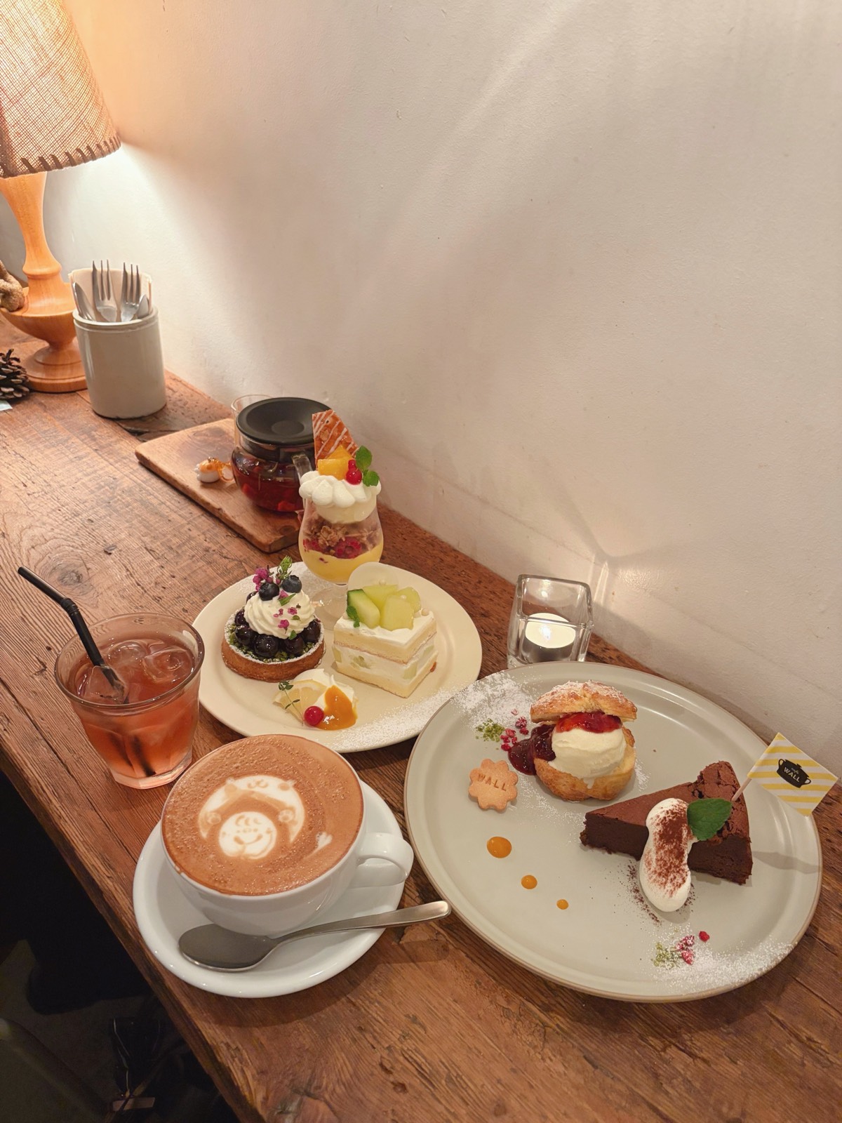 Cafe WALL - 新宿 写真2